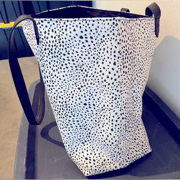 Thirty-One Signture Tote White with Black Spots/Dots - Picture 5 of 9